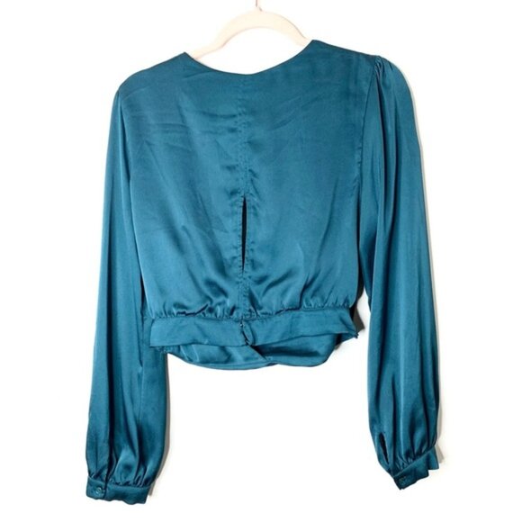 ASTR Women’s Blouse Cropped Surplice Wrap neckline Satin Emerald Green Size L - Picture 7 of 10